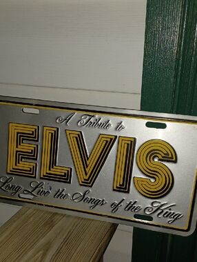 Elvis Tribute Metal License Plate - Gold & Silver